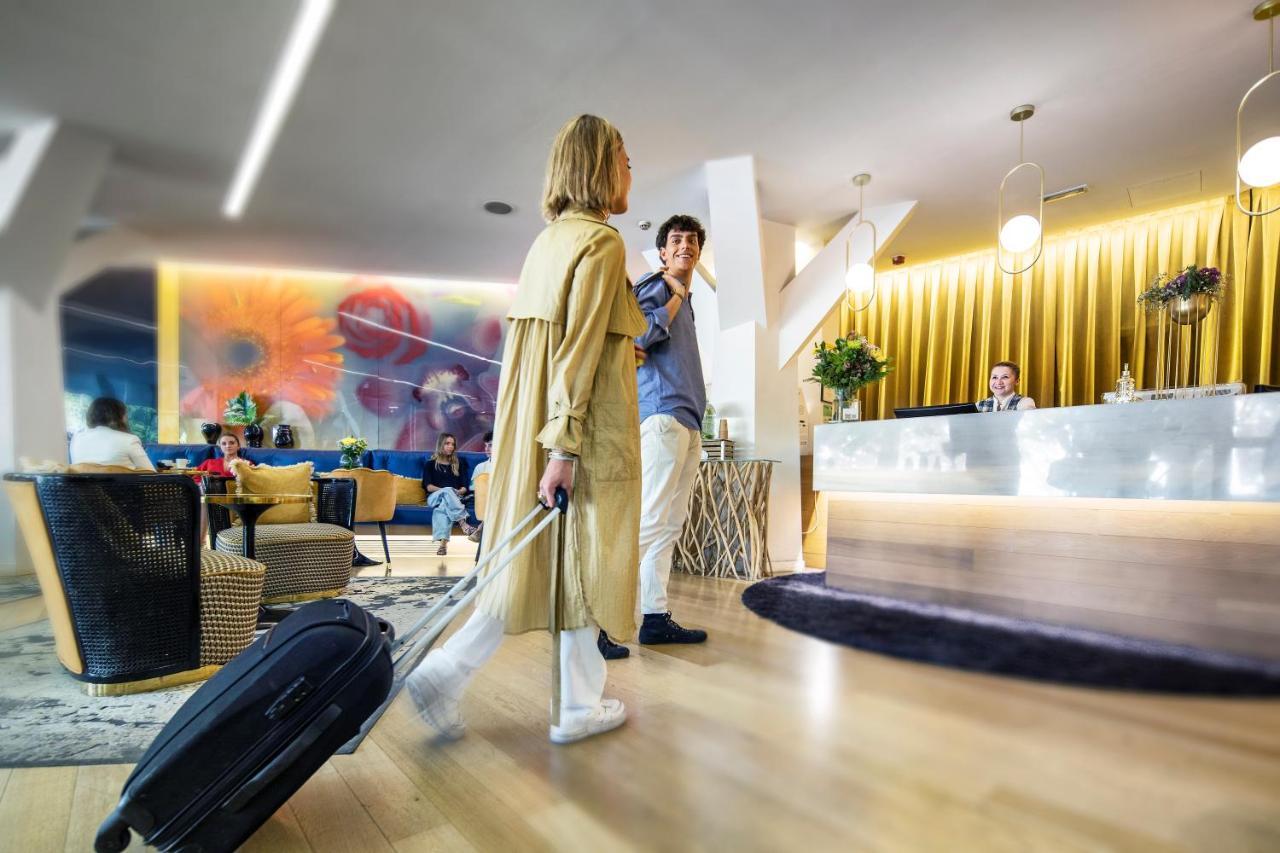 Apartosuites Jardines De Sabatini มาดริด ภายนอก รูปภาพ