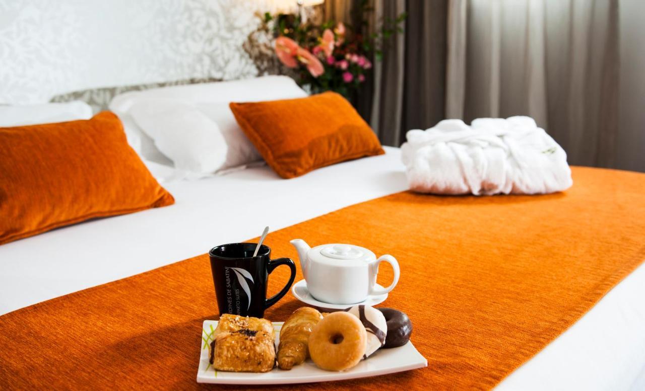 Apartosuites Jardines De Sabatini มาดริด ภายนอก รูปภาพ