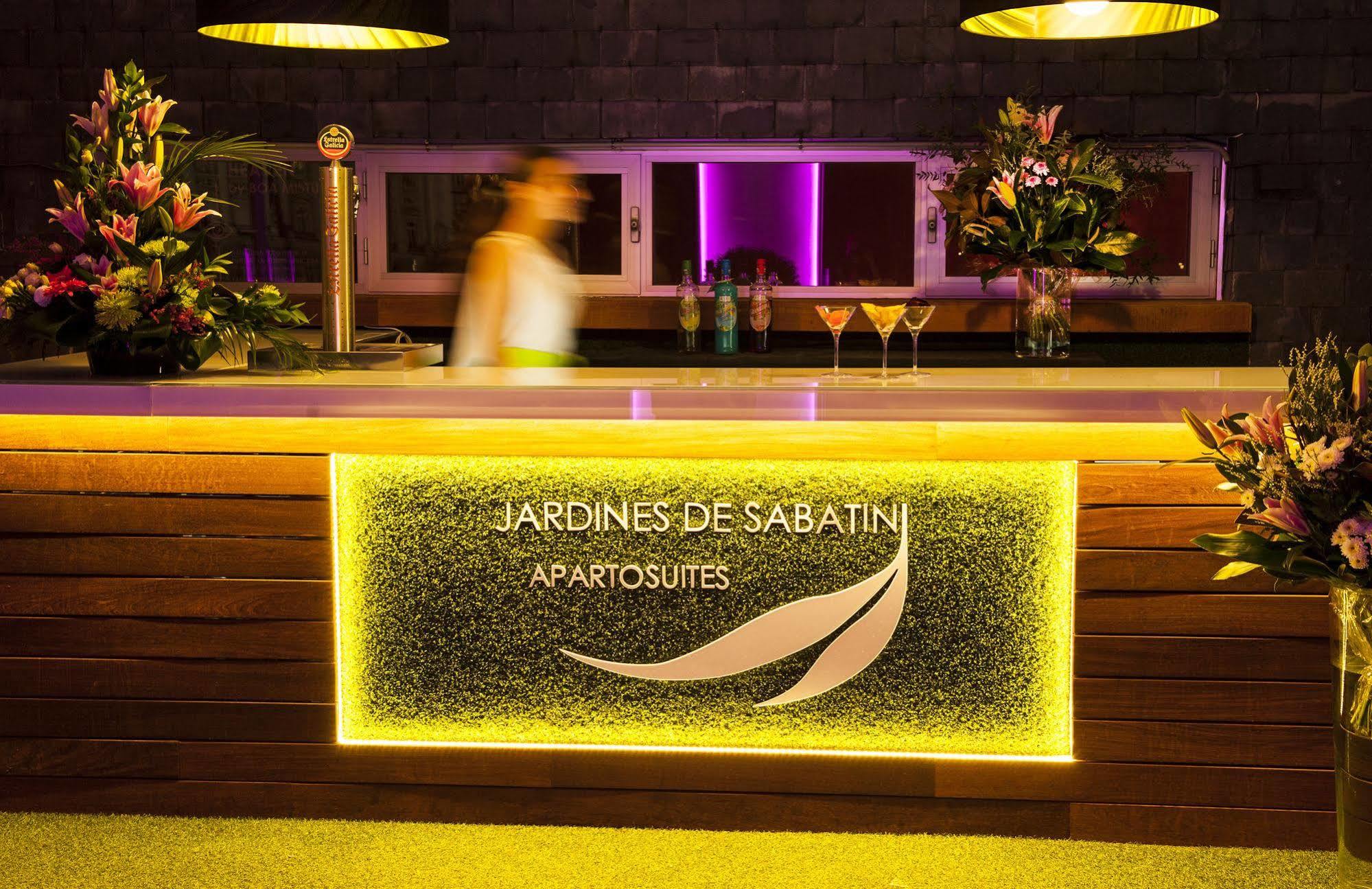 Apartosuites Jardines De Sabatini มาดริด ภายนอก รูปภาพ