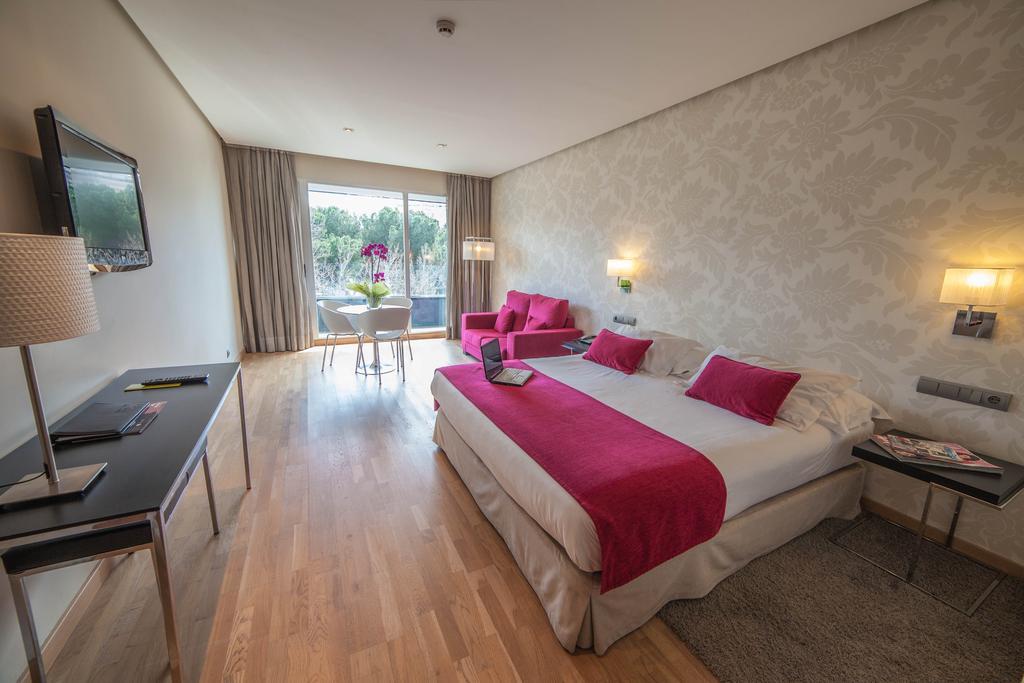 Apartosuites Jardines De Sabatini มาดริด ภายนอก รูปภาพ